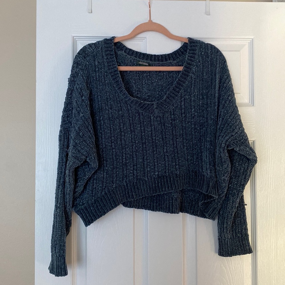 Cropped sweater
